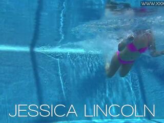 Charming Jessica Lincoln Swims Naked in the Pool: Free x rated film 77